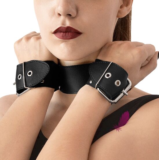 Нашийник з наручниками Art of Sex - Bondage Collar with Handcuffs - фото0